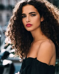 Best Fashion Photographers, Fashion Photo Ideas, Hp Characters, Curly Hair Photos, Curly Hair Inspiration, Hair Crush, Curly Hair Cuts, Long Curly Hair, Dream Hair