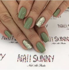 Moss Green Gel Nails, Olive Green Nails With Glitter, Fall Green Nails With Glitter, Sage Green And Glitter Nails, Olive Dip Nails, Fall Nails 2023 Trends Green, Irish Green Nails, Green Color Nail Ideas, Olive Green And Silver Nails