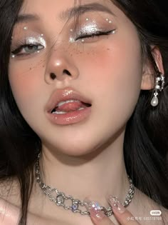 Prom Makeup Looks Rhinestones, Asian Fairy Makeup, Silver Eye Makeup Look, Pearly Makeup Look, Moon Makeup Aesthetic, Makeup With Beads, Mermaid Pearl Makeup, White Pearl Makeup, Silver Outfit Makeup