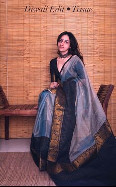 Classic Saree Looks, Bollywood Style Blouse Designs, Vintage Saree Blouse, Wedding Guest Saree, Saree Aesthetic, Kerala Saree Blouse Designs, Farewell Sarees, Sarees For Girls, Bridal Sarees South Indian