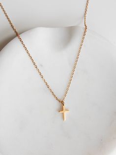 18kt yellow gold cross necklace 18 inch chain