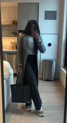 Cute Outfits For Business Casual, Business Casual Outfits With Sweaters, Monochrome Professional Outfit, Fall Work Outfit Black Women, Fall Outfits Formal Classy, Brown Top Office Outfit, Corporate Wardrobe Essentials, Corporate Baddie Sneakers, Minimalist Work Outfit Winter