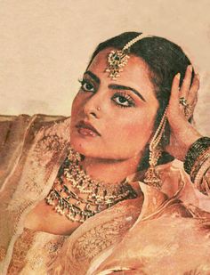 Moorish Fashion, Indian Retro, Bollywood Aesthetic, 90s Bollywood Aesthetic