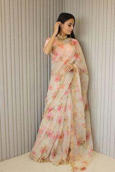 Off White Saree, Printed Organza, Saree Poses, Simple Sarees, Indian Fashion Saree, Saree Designs Party Wear, Traditional Indian Outfits