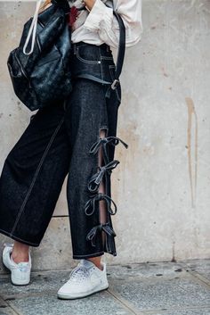 Paris Couture Week Street Style | British Vogue Ropa Upcycling, Denim Street Style, Looks Jeans, Denim Ideas, All Jeans, Denim Diy, Jeans Diy, Cool Street Fashion, Denim Design