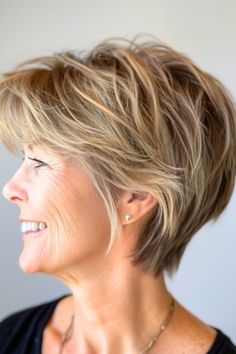 Short Hairstyle Older Woman, Hairstyle Concert, Short Hair For Older Women, Top Hair Styles, Short Haircuts For Older Women, Trendy Short Hairstyles, Short Layered Bob Haircuts, Pixie Haircut Ideas, Haircuts For Older Women