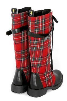 Plaid is my go-to for Christmas.   I like to keep it simple, and that's what Tartan Plaid gives me.   The Tartan Plaid fabrics bring an ins... Plaid Boots, Tartan Fashion, Style Anglais, Scottish Plaid, Red Tartan, Plaid Fabric, Plaid Fashion, Fashion Mode, Keep It Simple