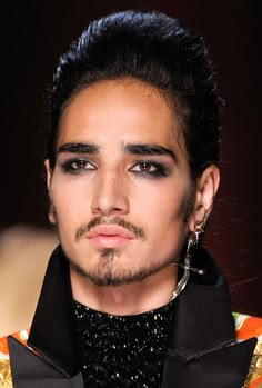 Masc Makeup, Drag King Makeup, Male Runway, Mens Makeup, Willy Cartier, Men Makeup, Drag Kings, Make Up Gold, Jean Paul Gaultier Haute Couture