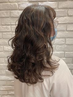 Layered Hair Medium Curly Waves, Digital Perm Layered Hair, Loose Perms For Medium Length Hair, Round Face Perm, Perm With Layers, Permed Wavy Hair, Layered Hair Curly Waves, Loose Perm Medium Length, Volumizing Perm