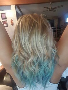 Ombré Short Hair, Blue Tips Hair, Blonde And Blue Hair, Blonde Ombre Hair, Pastel Blue Hair, Blue Ombre Hair, Ombre Blond, Video Makeup, Dip Dye Hair