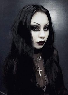 Metal Head Makeup, 80s Goth Makeup, Traditional Goth Makeup, Mall Goth Makeup, Goth Queen, Bleached Eyebrows, Goth Gifts