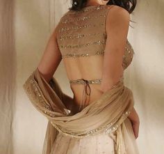 Lehenga Blouse Designs, Blouse Back Neck Designs, Blouse Design Images, New Blouse Designs, Sari Blouse Designs, Indian Saree Blouses Designs