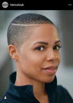 Faded Haircut, Hairstyle Black, Short Natural Haircuts, Brush Cut, Shaved Hair Cuts, Short Shaved Hairstyles, Shaved Hair Designs, Tapered Natural Hair, Natural Hair Cuts