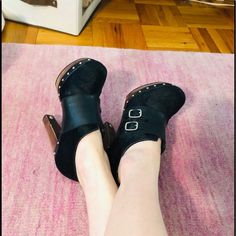 Wooden Heels, Worn Couple Times. Size Us 7.5 Eu 38.5, And They Fit Me(I Wear Us 8 Mostly) Wooden Heels, Shoes Ugg, Ugg Black, Wooden Heel, Womens Uggs, Ugg Shoes, Bootie, Clogs, Bootie Boots