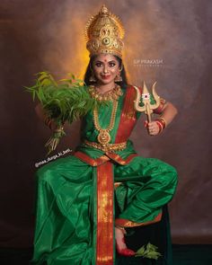 Tamil God, Navratri Devi, Indian Makeup Looks, Indian Classical Dancer, Goddess Makeup, Durga Picture, Friendship Photography, Black Woman Artwork