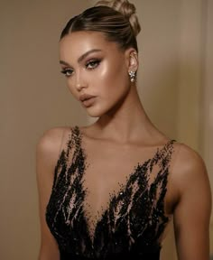 Sleek Prom Hair, Achieving Dreams, Guest Hair, Raise Your Vibration, Braut Make-up, Instagram Makeup, Hair Stylist Life, Sleek Hairstyles, Blow Your Mind