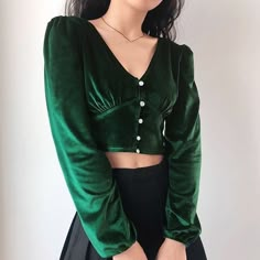 T/n Lovegood comenzará sus estudios en howgarts, solo le preocupa ten… #novelajuvenil # Novela Juvenil # amreading # books # wattpad Green Overalls Outfits, Slytherin Clothes, Slytherin Outfit, Slytherin Fashion, Blouse Crop, Oli Sykes, Color Fits, Dr Shoes, Grunge Look