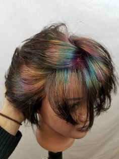 Holographic Highlights Hair, Holographic Money Piece Hair, Oil Slick Short Hair, Iridescent Black Hair, Rainbow Bangs Hairstyles, Watercolor Hair Dye, Rainbow Highlights Short Hair, Cool Hair Dye Patterns, Thermal Hair Dye