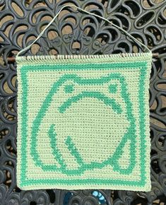 THIS IS A DIGITAL CROCHET PATTERN - INSTANT DOWNLOAD~ THIS IS FOR A PATTERN ONLY THIS IS NOT A FINISHED PRODUCT This pattern is only available in English, using US crochet terms. Downloadable 'Froggy Crochet Tapestry Pattern', including info about materials, step by step instructions, a grid pattern from Stitch Fiddle and an image of the finished product. Skill level -  Beginner / intermediate (this pattern gives step by step instructions on how to complete the tapestry, but does not teach a nov Simple Crochet Tapestry, Small Crochet Tapestry, Small Tapestry Crochet, Tapestry Crochet Ideas, Grid Pattern Crochet, Easy Tapestry Crochet Patterns, Crochet Tapestry Pattern Free Charts, Crochet Tapestry Pattern Free, Tapestry Crochet Patterns Charts