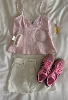 Cute Adidas Outfit, Outfit Inspo Pink, White Skirt Outfit, Adidas Spezials, White Denim Skirt, Fashion Top Outfits, Outfit Inspo Summer, Outfit Inspo Casual, Lazy Outfits