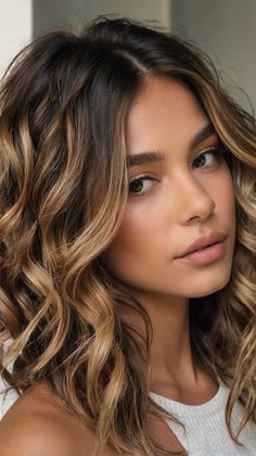 Trendy Lob Haircuts with Balayage for Caramel Balayage Long Bob 🌼 Dark Root Balayage, Balayage Long Bob, Haircuts With Balayage, Lob Balayage, Root Balayage, Wavy Lob Haircut, Long Bob Balayage, Anna Hair, Balayage Lob