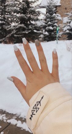 Shalac Nails Designs, Acrylic Nail Designs Winter Simple, Winter Formal Nails Short, Nails For Skiing, Simple Christmas Acrylics, Winter Formal Nails Acrylic, Winter Formal Nail Ideas, Winter Nails Almond Shape Simple, Xmas Nails Square