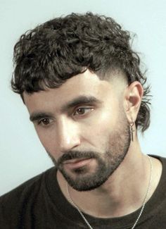 Edgy Mens Haircut, Hairstyles For Men With Beards, Men Mullet, Mohawk Fade, Short Punk Hair, Men With Beards, Curly Mohawk