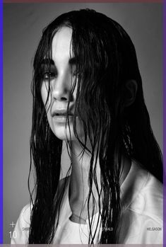 Wet Black Hair Aesthetic, 90s Wet Look Hair, Messy Wet Hair Look, Wet Hair Portrait, Wet Looking Hairstyles, Wet Aesthetic Look, Slick Wet Hair Look, Wet Hair Photoshoot Ideas At Home, Wet Gel Hair Look