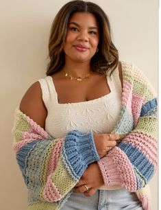 Cozy Striped Knit Outerwear, Cozy Multicolor Chunky Knit Outerwear, Cute Crochet Cardigan, Cozy Cardigan Outfit, Chunky Cardigan Outfit, Cardigan Outfit Aesthetic, Crochet Cardigan Outfit, Taylor Swift Dress, Chunky Cable Knit