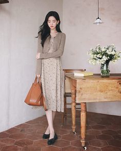 Soft Feminine Outfits, Feminine Outfits, Modest Dresses Casual, Designer Evening Dresses, 인물 사진