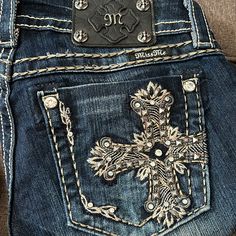 Beautiful Miss Me Jeans In Excellent Condition, Embellished Crystals On Pockets With Rivets, Embroidery, The Symbol Of A Cross. Straight Leg. No Flaws! Nwot Miss Me Signature Rise Skinny Size 27 Inseam: 30” Miss Jeans, True Religon, Crystal Jeans, Country Jeans, Mcbling Fashion, Cross Jeans, Perfume Jewelry, Retro Jeans, Fits Clothes