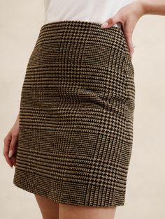 Wool-Blend Houndstooth Mini Skirt | Banana Republic Factory Fall Fitted Skirt With Houndstooth Pattern, Tweed Lined Skirt For Workwear, Houndstooth Mini Skirt For Fall, Houndstooth Mini Skirt For Workwear, Houndstooth Pencil Skirt For Work, Houndstooth Pattern Mini Skirt For Workwear, Tweed Lined Skirt For Fall, Chic Houndstooth Skirt For Work, Winter Houndstooth Mini Skirt For Work