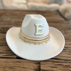 White Cowgirl Hat Nashville Bachelorette Cowboy Hat Country - Etsy Western Style Bucket Hat For Rodeo, Western Style Bucket Hat, Cowboy Bride, White Cowgirl Hat, Winter Cowgirl, Winter Cowboy, Cowboy Silhouette, Bride Hats, Bridal Hats