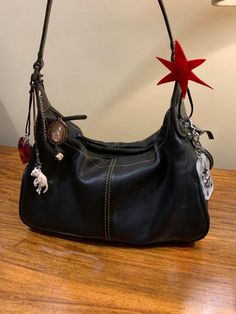 Cool Bags, Me Bag, Prettiest Celebrities, Robert Mapplethorpe, Mazzy Star, Girls Handbags, Black Purse