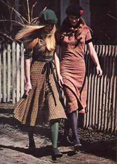 July 1971. 70s Mode, Isabel Lucas, Modern Prairie, Moda Hippie, Vestidos Retro, Christie Brinkley