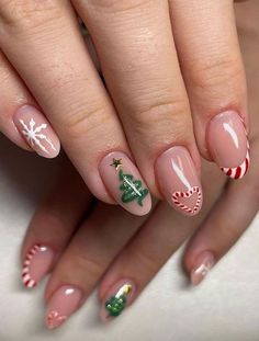 Santa Nails, Festive Nail Designs, Christmas Tree Nails, Tree Nails, Christmas Nail Art Designs