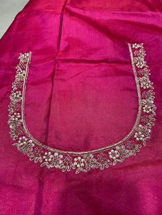 Latest Work Blouse Designs, Aari Simple Designs, Machi Work, 13 Year Girl, Collar Kurti, Blouse Neckline, Handwork Blouse, Neckline Embroidery, Zardosi Work