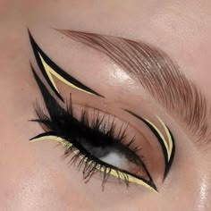 Eyeliner Art Creative, Eyeliner Designs, Cute Eye Makeup, Graphic Makeup, Graphic Eyeliner, Swag Makeup, Eye Makeup Pictures, Smink Inspiration, Makijaż Smokey Eye