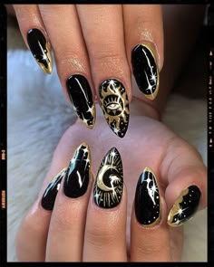 Black And Gold Goth Nails, Black And Gold Witchy Nails, Black Golden Nails, Egyptian Nails Designs, Mystic Nail Art, Mystical Nail Designs, Black And Golden Nails, Mystical Nails