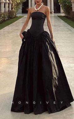 Chic Long Skirt Prom Dresses, Model Tips, Haute Couture Gowns, Vogue Dress, Evening Dress Fashion, Money Aesthetic, Black Party, Couture Gowns, Old Money Aesthetic