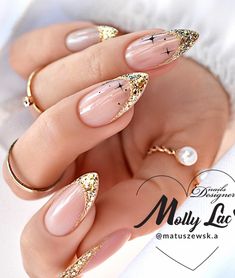 100+ Christmas Nail Designs To Rock This Winter! - Blush & Pearls New Years Nail Designs, New Years Eve Nails, Her Nails, White Nail, Festival Nails, New Year's Nails, Elegant Nails, Xmas Nails