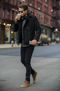 FOLLOW thatblondegirl ✖️ style: lookbooks: hair: celebrity inspiration: lifestyle: and all things beauty | Raddest Men's Fashion Looks On The Internet: http://www.raddestlooks.org Trendy Fall Fashion, Fall Fashion Coats, Chelsea Handler, Men Street, Mens Winter Fashion, Fashion Streetwear