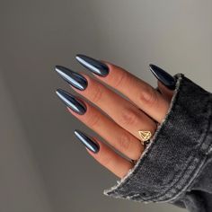 Black Chrome Nails, Fake Acrylic Nails, Blue Chrome Nails, Maquillage On Fleek, Chrome Nails Designs, Silver Nail, Gray Nails, Blue Nail, Nails Polish