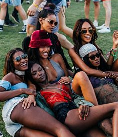 Coachella 2017, Dance Forever, Mini Denim Shorts, Street Style 2017, Festival Inspiration, Coachella Festival, Friend Goals, Squad Goals, Mini Short