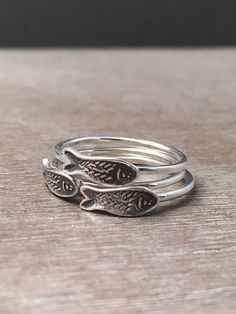 Pros - Fish stacking rings - sterling silver rings - unique rings - boho rings - bohemian rings - stack #etsymetalteam Unique Sterling Silver Rings, Cool Silver Rings, Quirky Rings, Weird Rings, Hippie Wedding Ring, Silver Rings Aesthetic, Interesting Rings, Silver Ring Stack, Sterling Rings