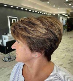 Short Hair For Seniors, Old Lady Hair, Wrinkles Remedies, Sassy Hairstyles, Haircuts Trendy, Short Haircuts For Older Women, Short Layered Bob Haircuts, Short Spiky Haircuts, Shape Chart