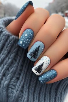 61 Stunning Blue Christmas Nail Ideas for 2024