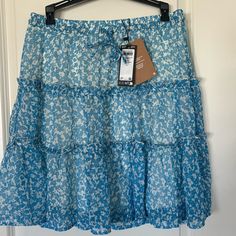 Nwt Vero Moda Skirt. Size Medium Lined. Super Cute Womens Skirt, Blue White, Super Cute, Color Blue, Blue And White, Size Medium, Skirt, Full Service, Women Shopping