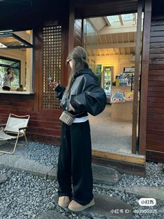 Korean Outfits Winter, Douyin Fashion, Japan Outfits, Foto Top, Japan Outfit, Photos Inspo, Fashion Guide, Outfit Inspo Casual, 가을 패션