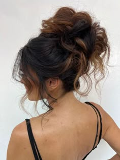 90s Messy Updo, Messy High Bun Wedding Hair, Bridal Hair High Bun, High Messy Bun Wedding Hair, Bridal High Updo, Blowout Updo, Big Bun Hairstyles, Bridal Hmu, High Bun Updo